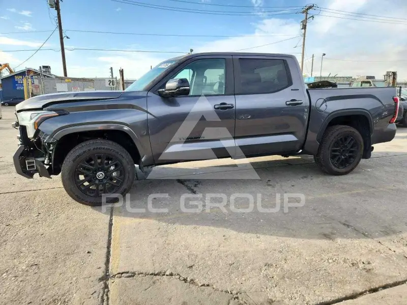 2024 Toyota TUNDRA фото