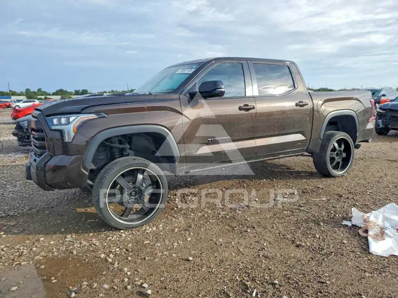 2024 Toyota TUNDRA фото