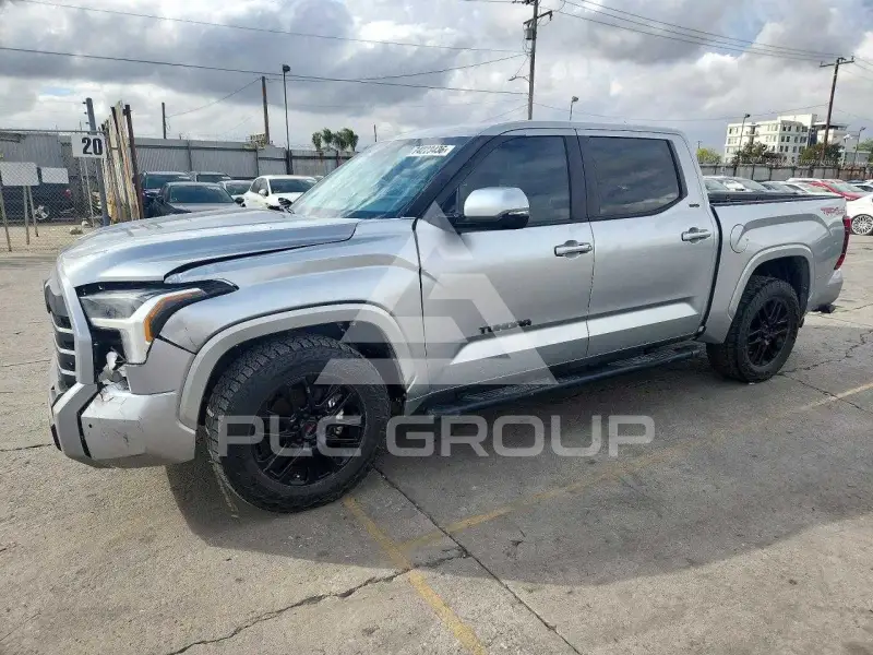 2024 Toyota TUNDRA фото
