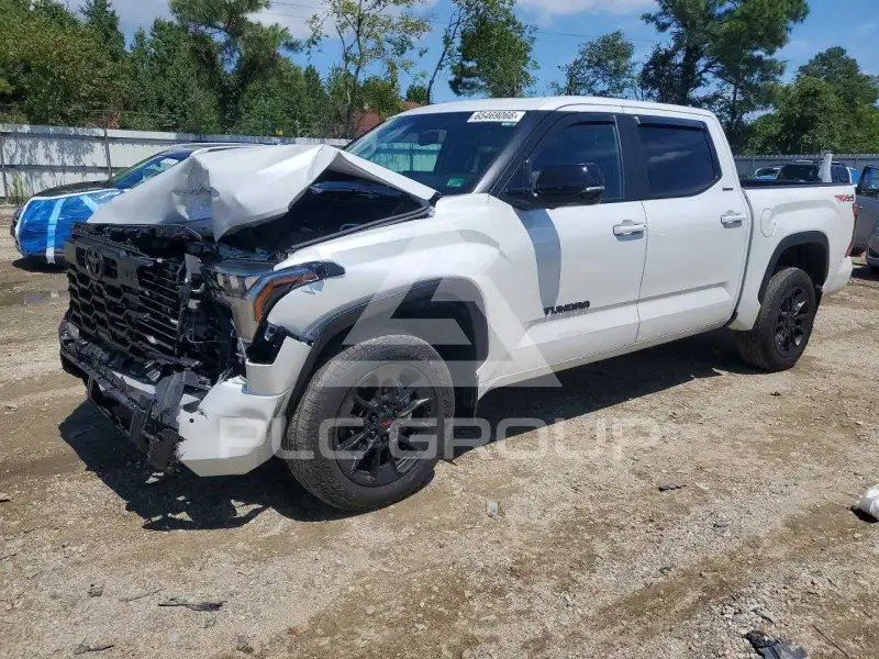 2024 Toyota TUNDRA фото