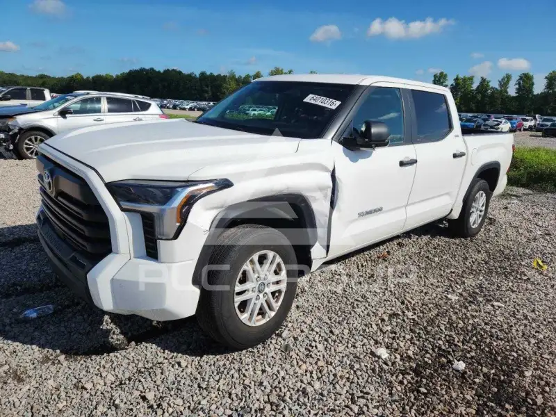 2024 Toyota TUNDRA фото