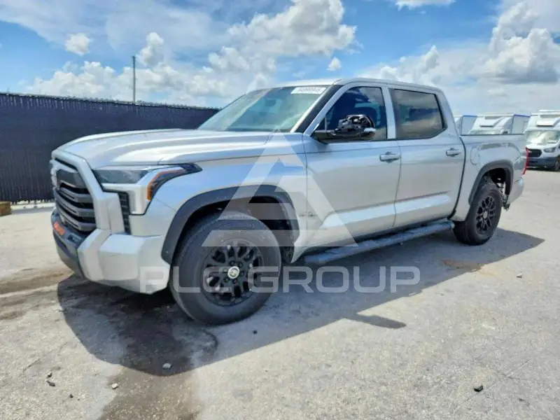 2024 Toyota TUNDRA фото
