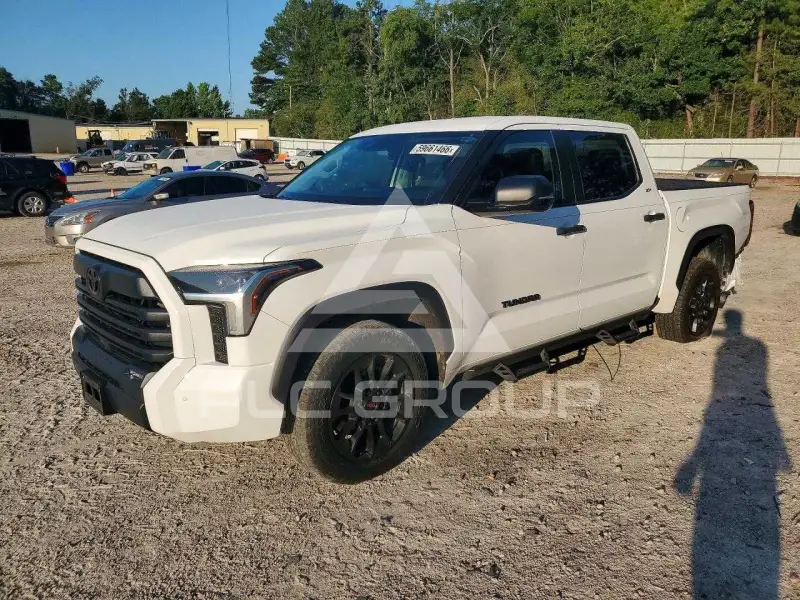 2024 Toyota TUNDRA фото