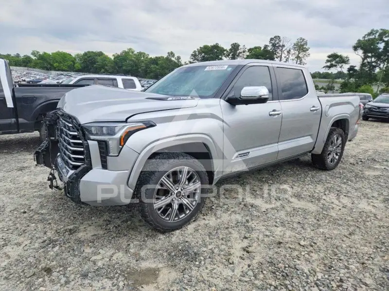2024 Toyota TUNDRA фото