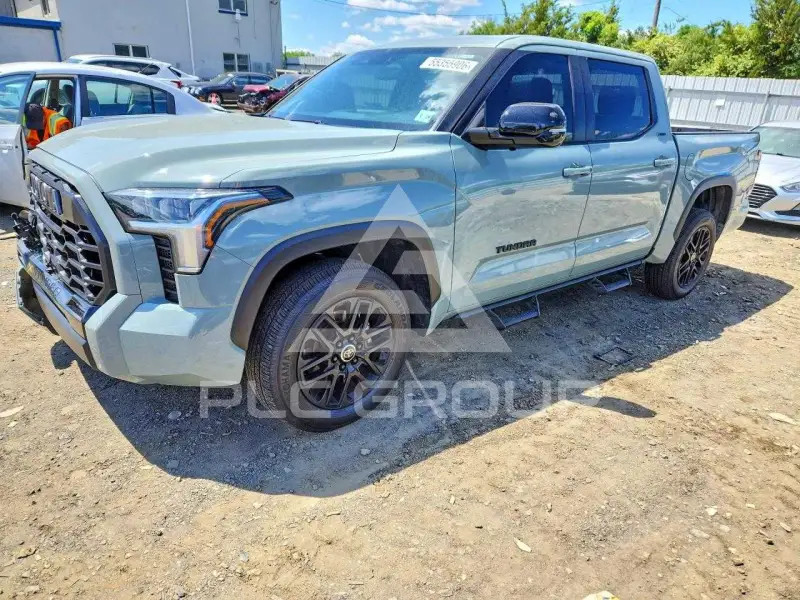 2024 Toyota TUNDRA фото