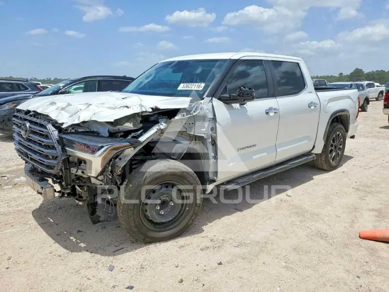 2024 Toyota TUNDRA фото