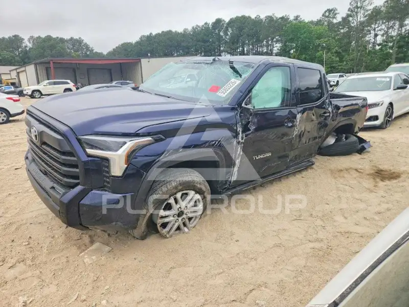 2024 Toyota TUNDRA фото