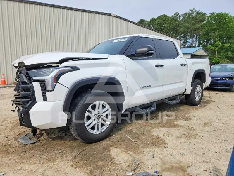 2024 Toyota TUNDRA фото