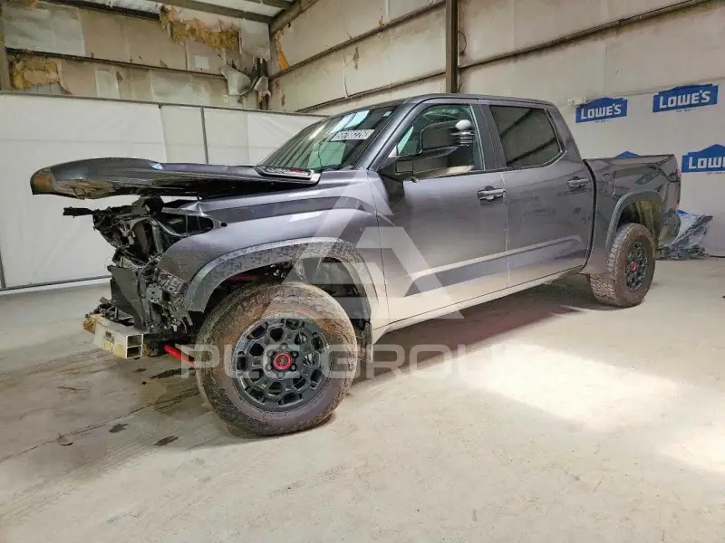 2024 Toyota TUNDRA фото