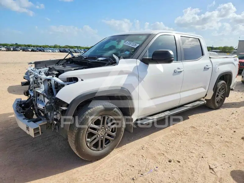2024 Toyota TUNDRA фото