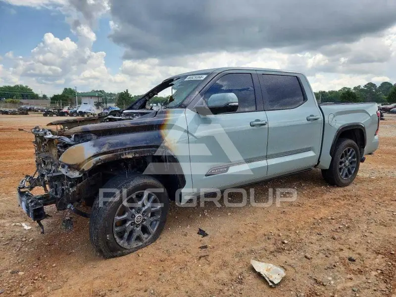 2024 Toyota TUNDRA фото