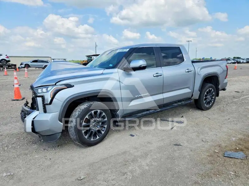2024 Toyota TUNDRA фото