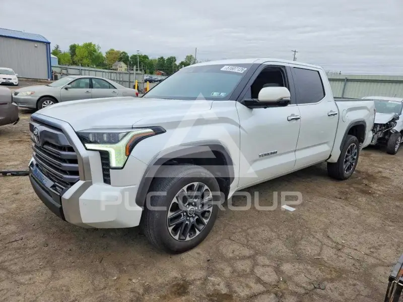 2024 Toyota TUNDRA фото