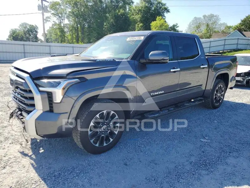2024 Toyota TUNDRA фото