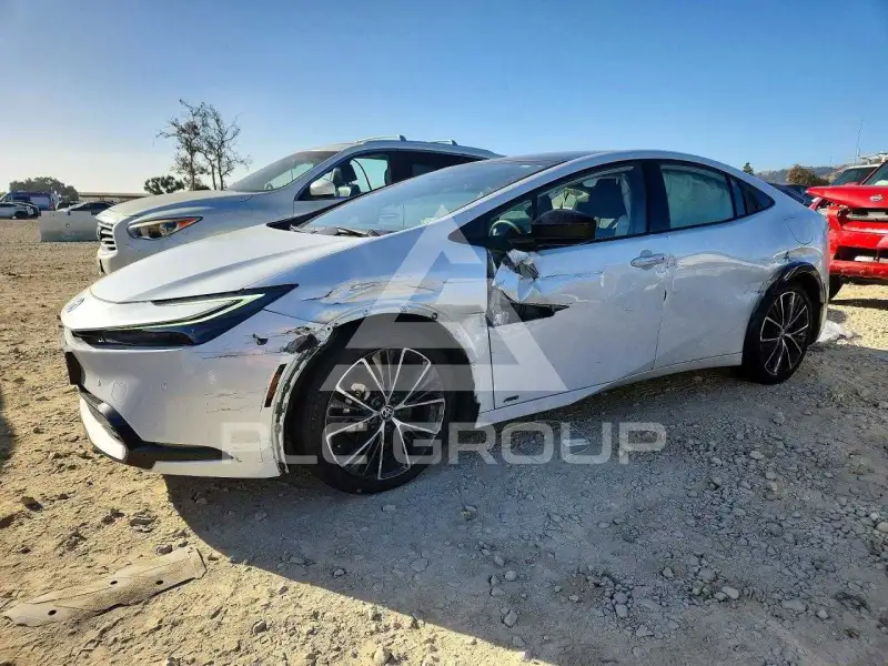 2024 Toyota PRIUS photo