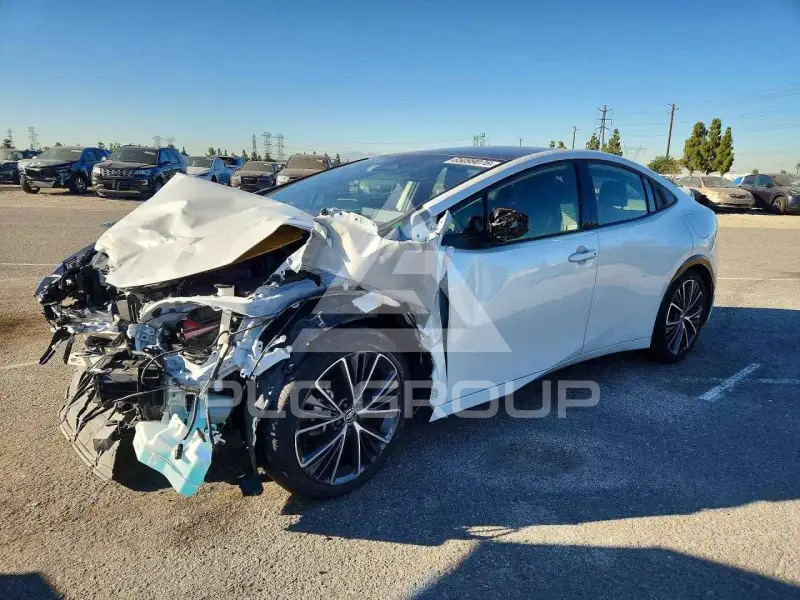 2024 Toyota PRIUS photo
