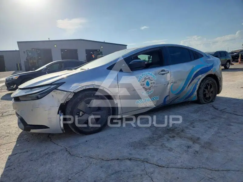2024 Toyota PRIUS photo