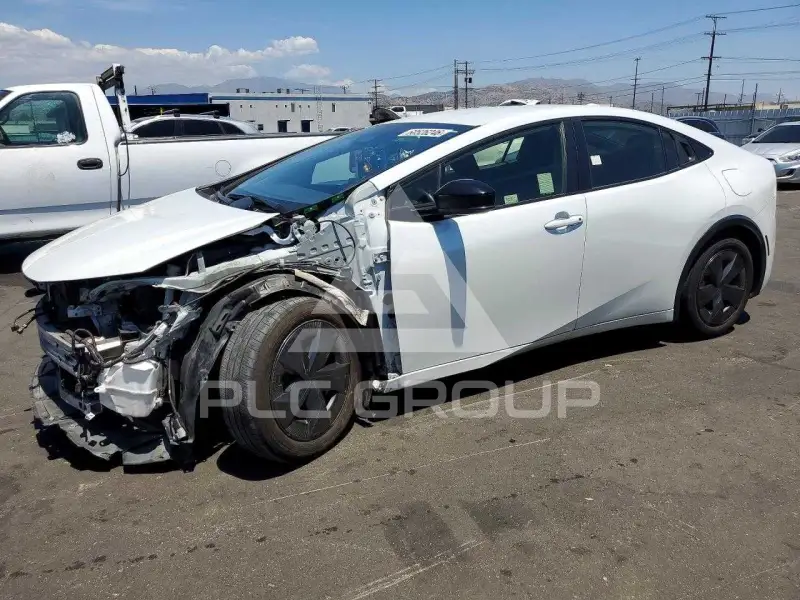 2024 Toyota PRIUS photo