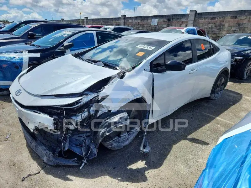 2024 Toyota PRIUS photo