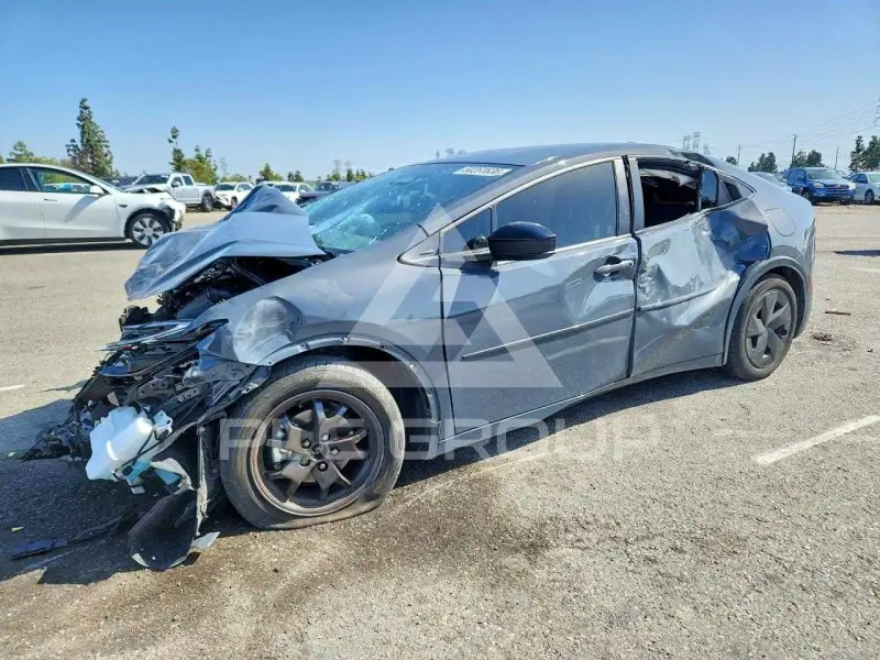 2024 Toyota PRIUS photo