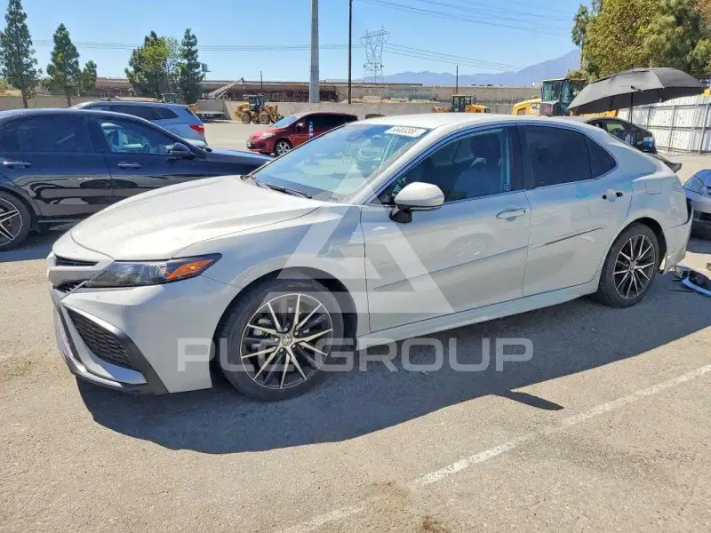 2024 Toyota CAMRY фото