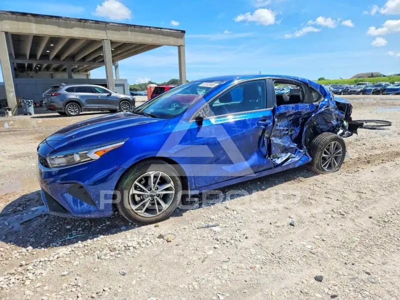 2024 KIA Forte фото
