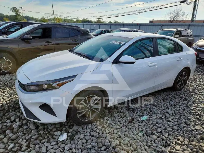 2024 KIA Forte фото
