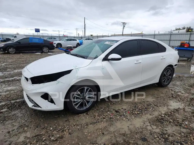 2024 KIA Forte фото