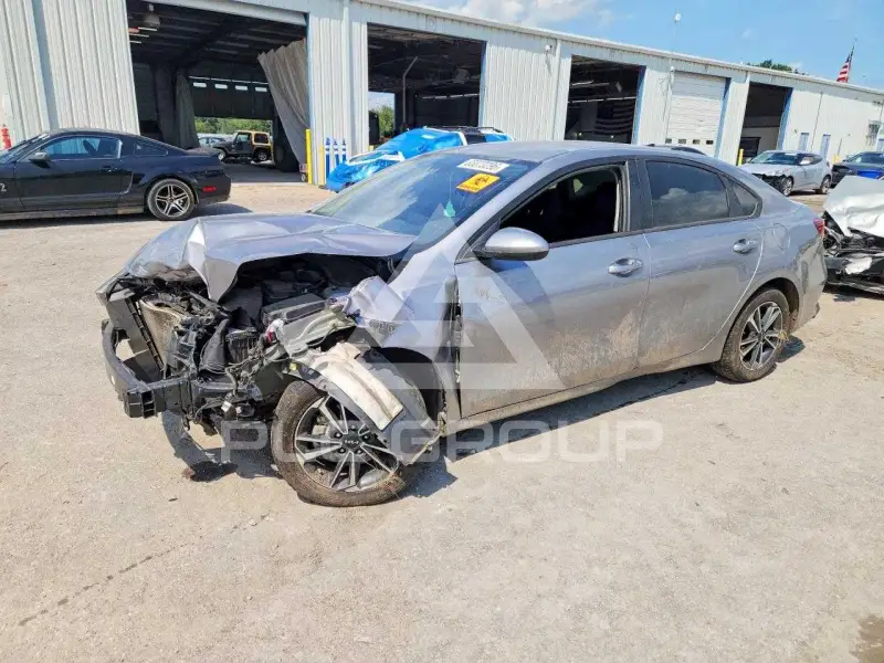 2024 KIA Forte фото