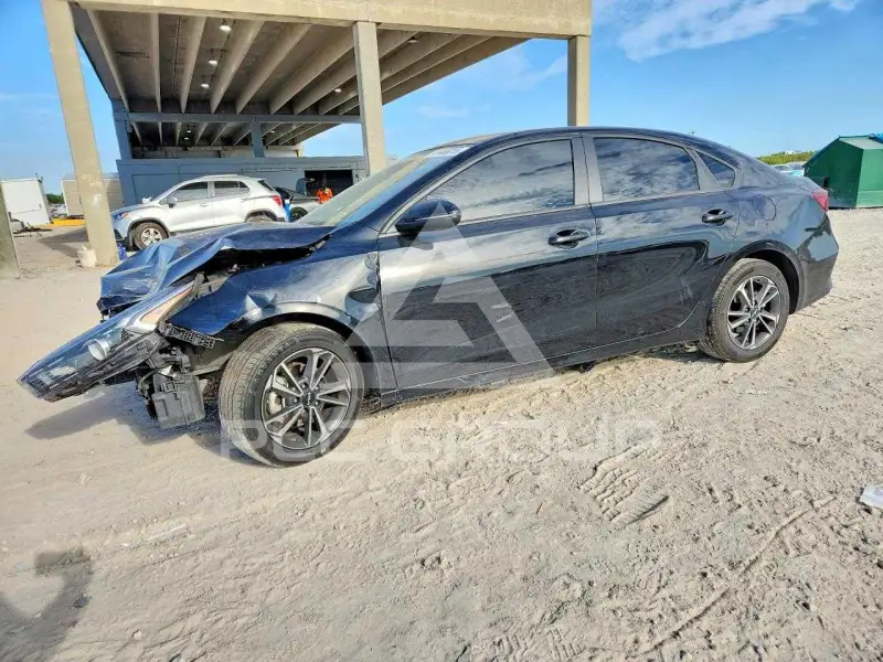 2024 KIA Forte фото