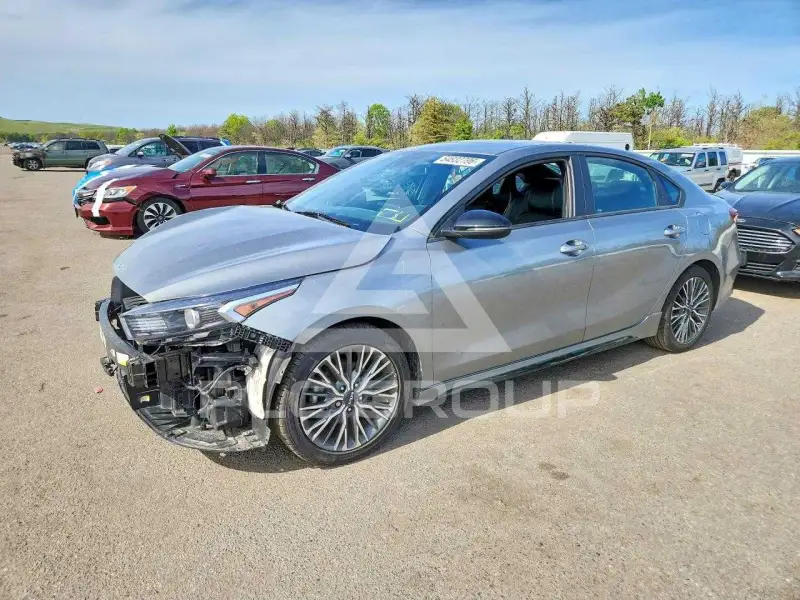 2024 KIA Forte фото