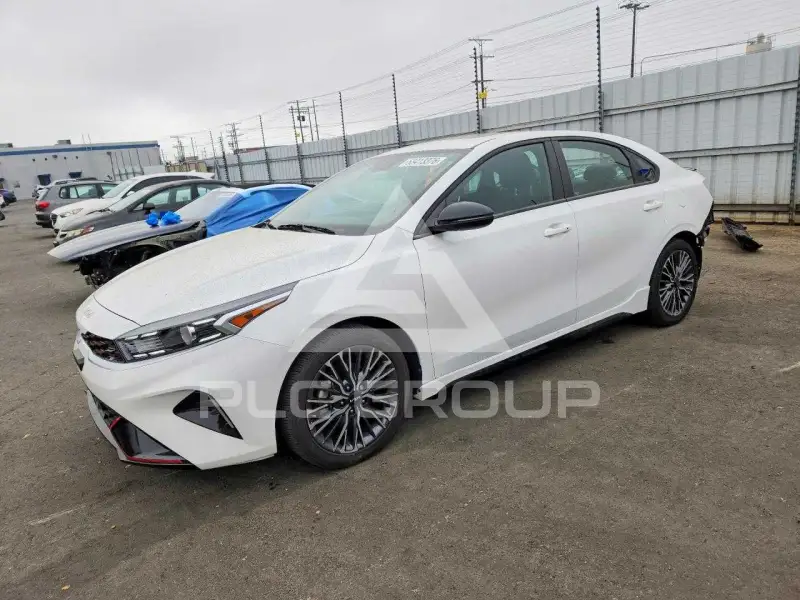 2024 KIA Forte фото