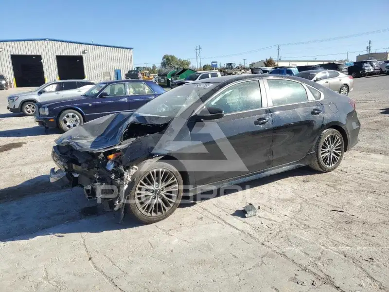 2024 KIA Forte фото