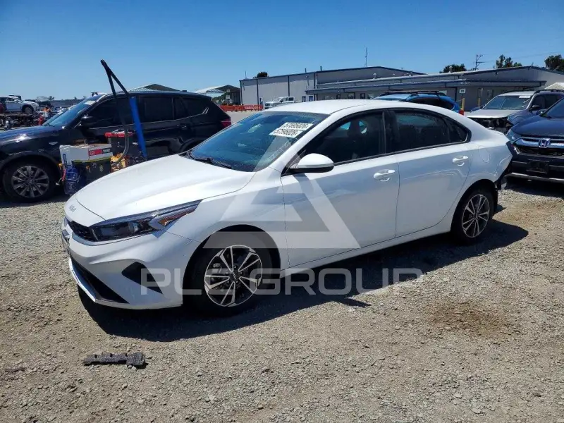 2024 KIA Forte фото