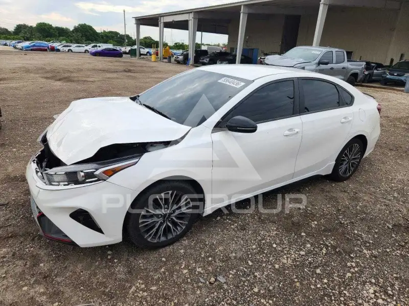 2024 KIA Forte photo