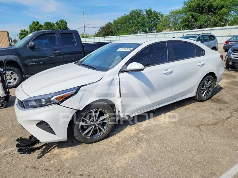 2024 KIA Forte фото