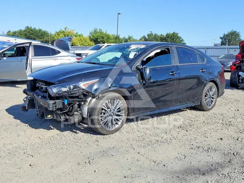2024 KIA Forte фото