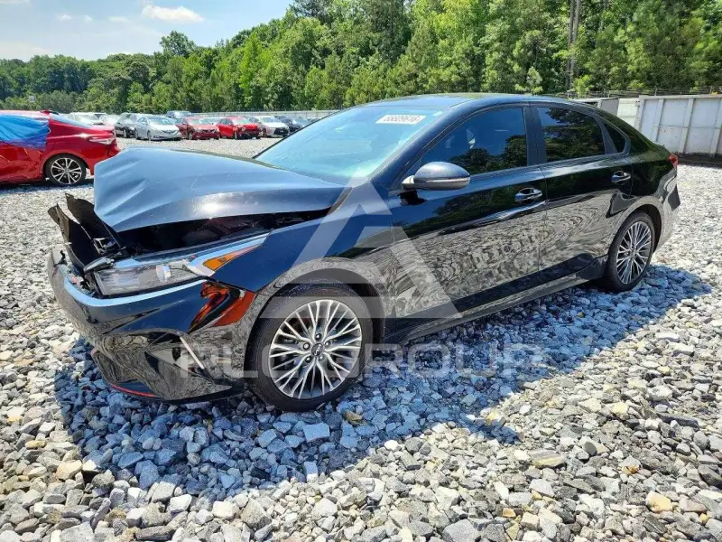 2024 KIA Forte фото