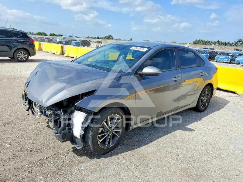 2024 KIA Forte фото