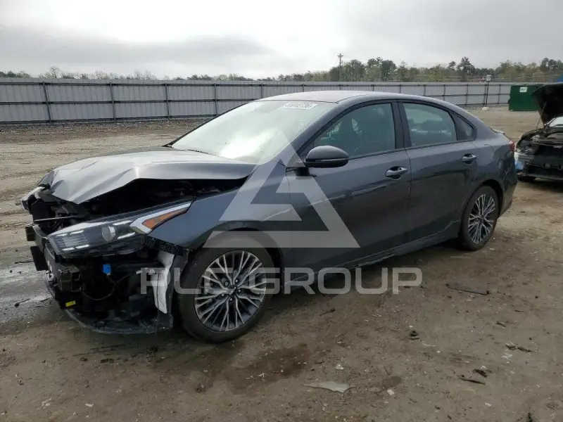 2024 KIA Forte фото