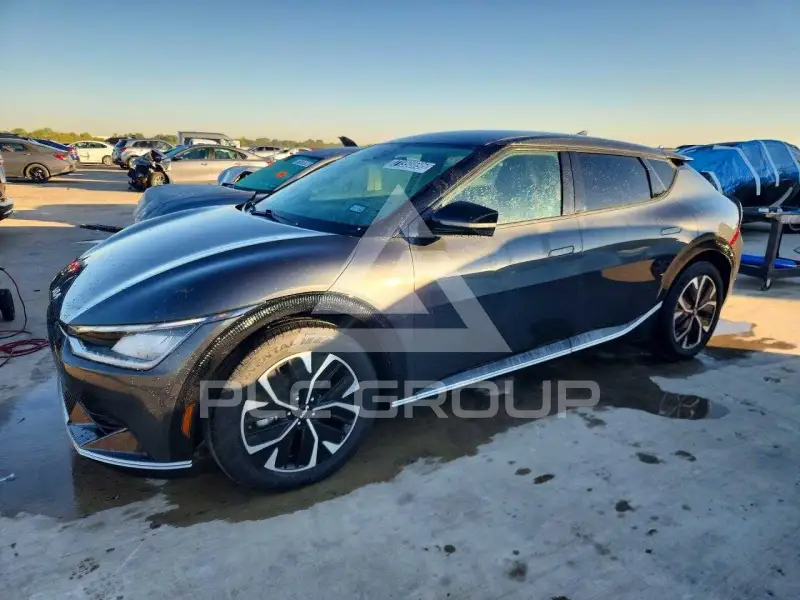 2024 KIA EV6 photo