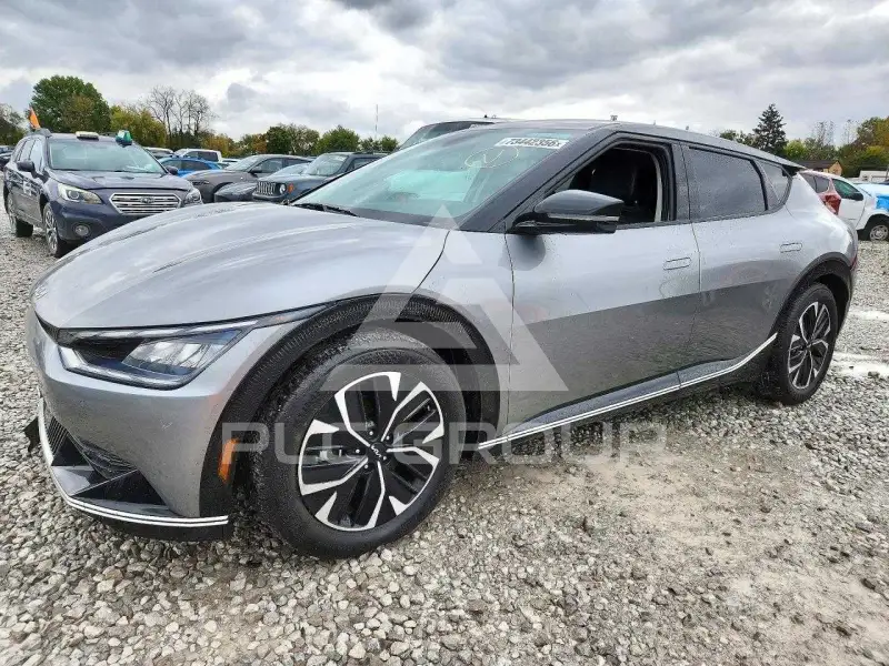 2024 KIA EV6 photo