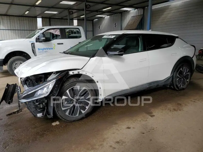 2024 KIA EV фото