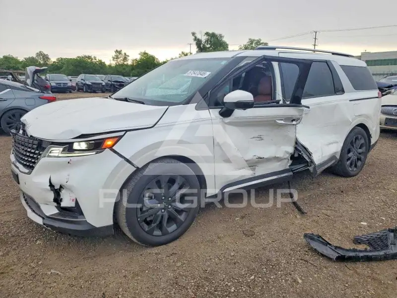 2024 KIA Sedona фото