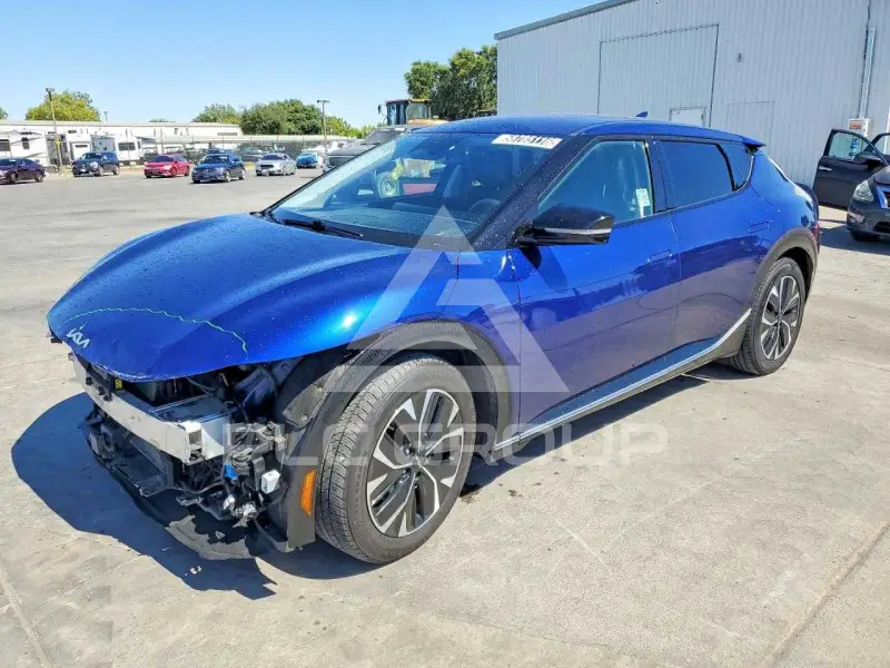 2024 KIA  фото