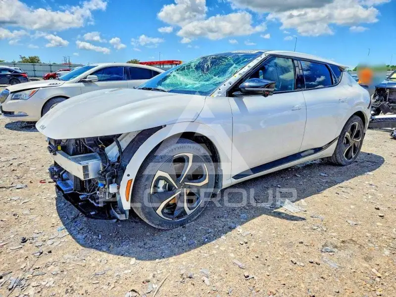 2024 KIA EV фото