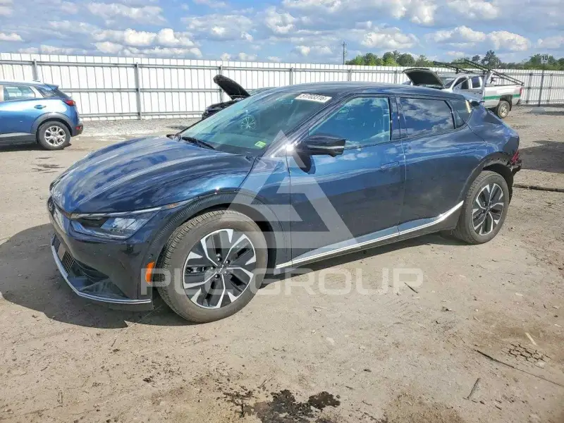 2024 KIA  photo