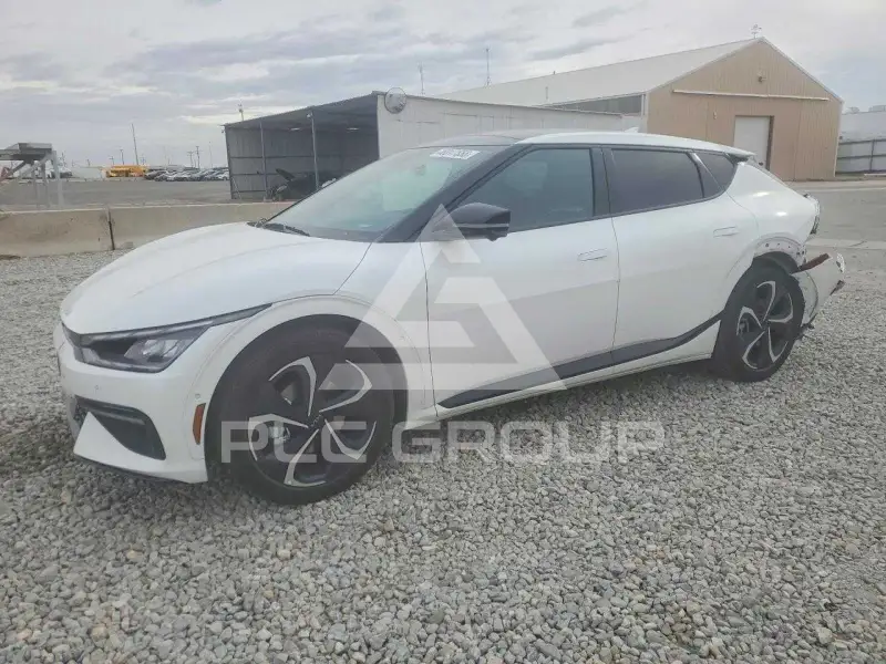 2024 KIA  фото