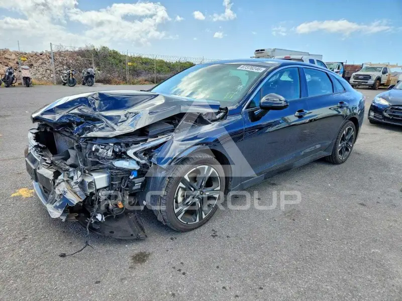 2024 KIA K5 фото