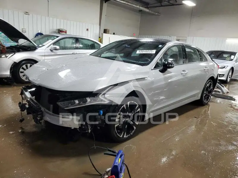 2024 KIA K5 photo